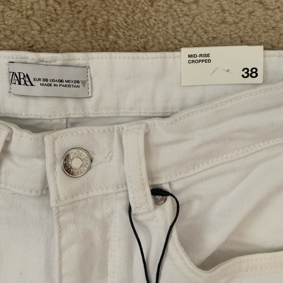 NWT ZARA MID RISE CROPPED FLAIR JEANS WHITE - Picture 4 of 5